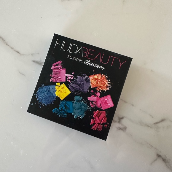 Hudabeauty Electric Obsessions Palette - Picture 3 of 3